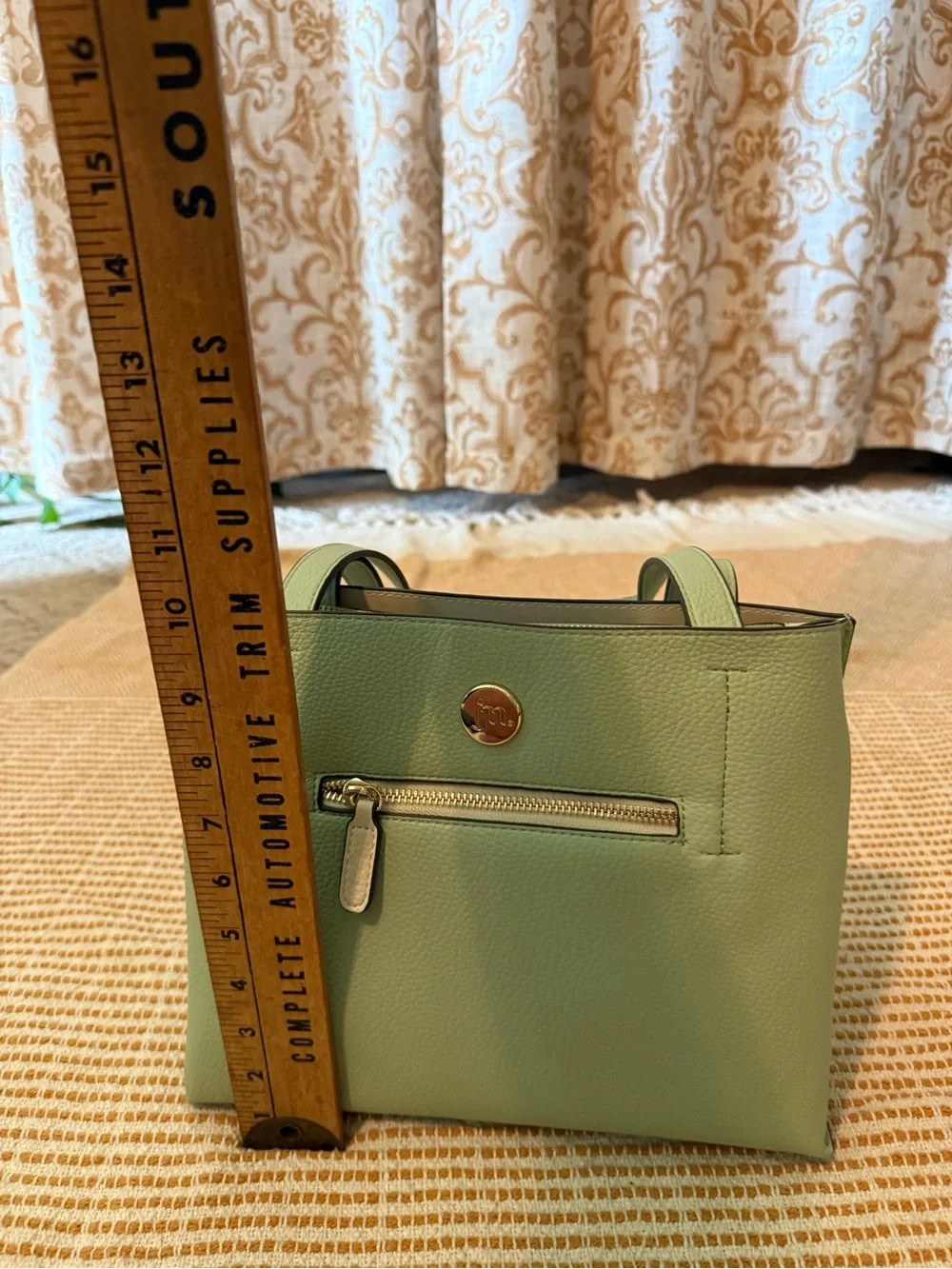 Jessica Moore Mint Green Vegan Leather Handbag.   NWOT